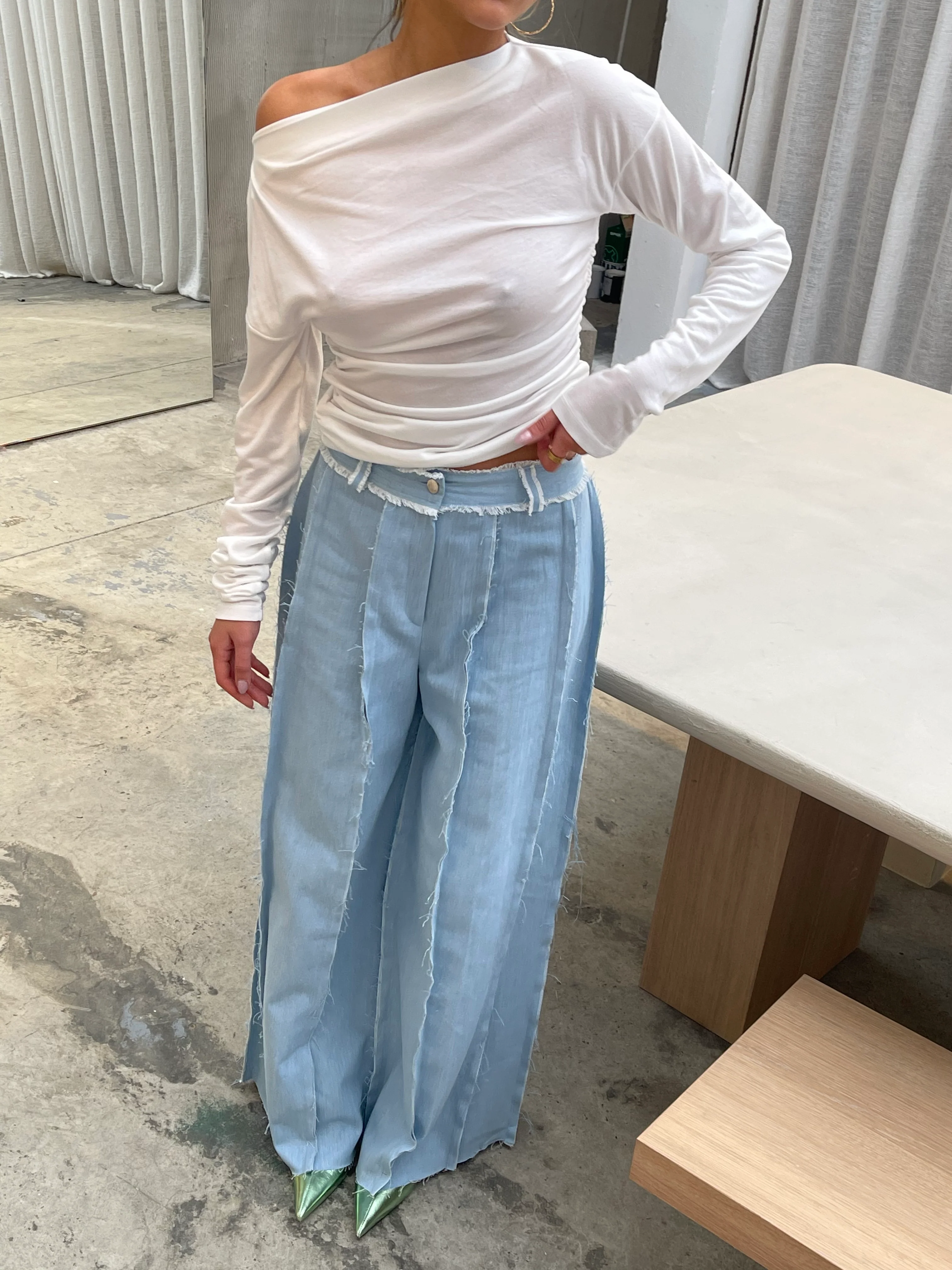 Boatneck Side Pleats Top White - Image 3