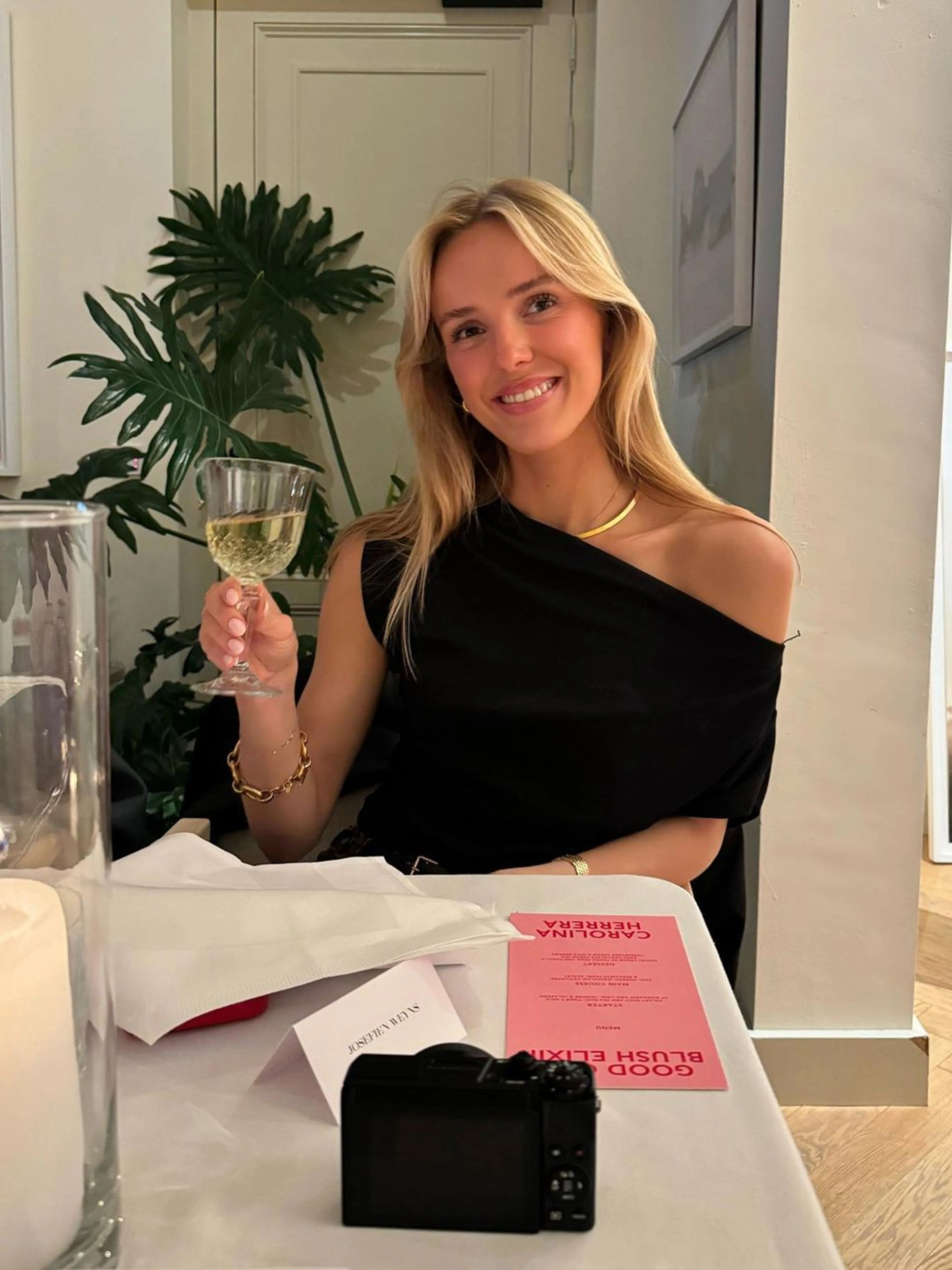 Draped Over Shoulder Top Black - Image 5