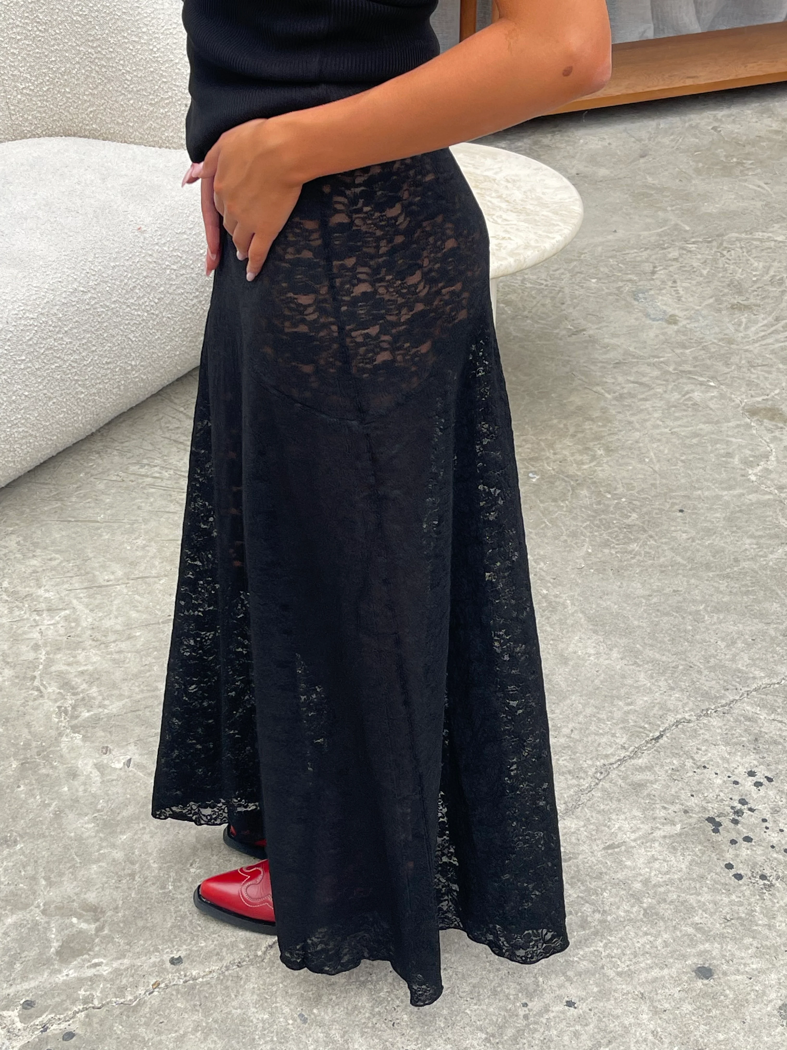 Long Lace Skirt Black - Image 9