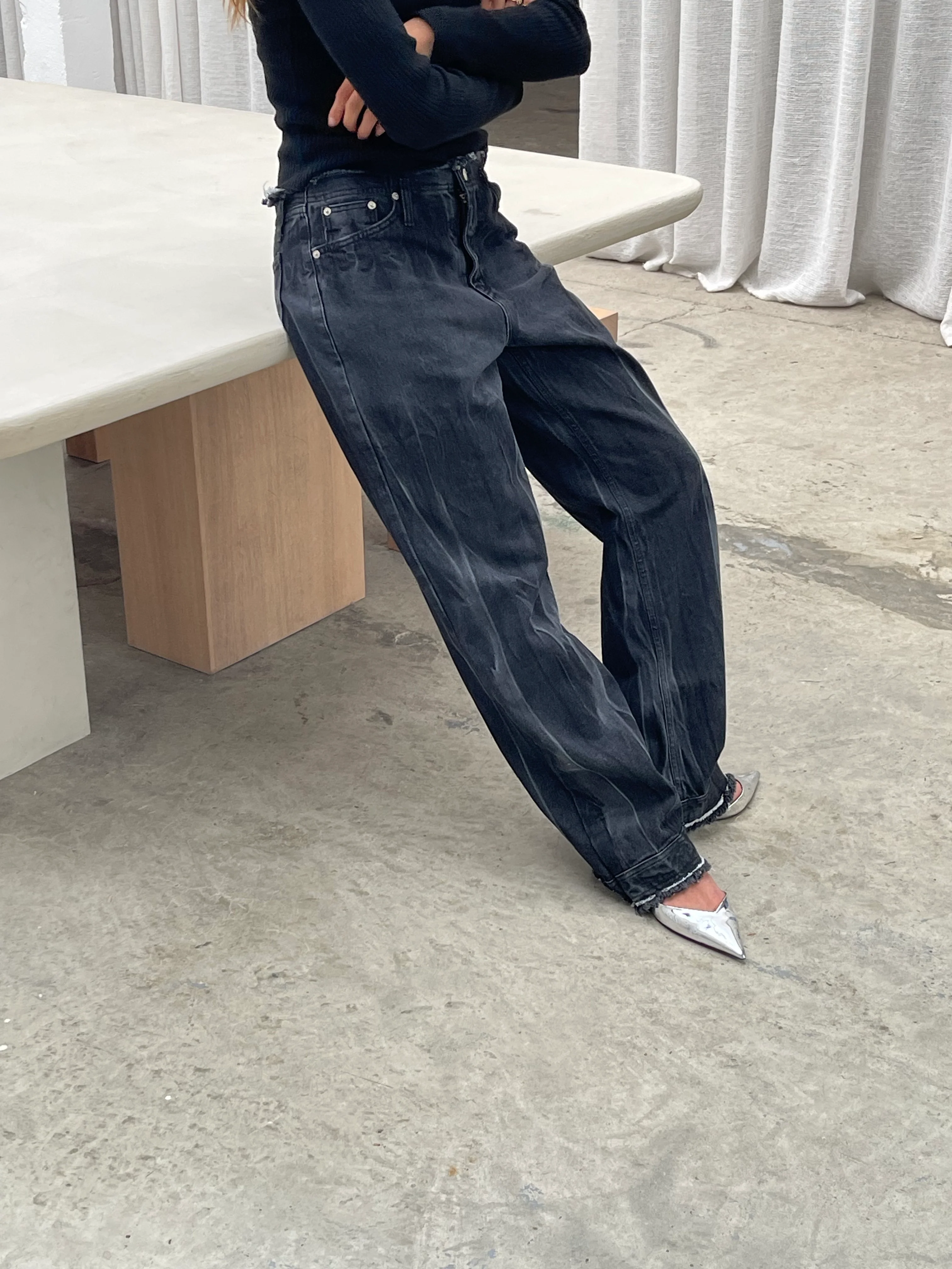 Low Rise Jeans Faded Black - Image 11