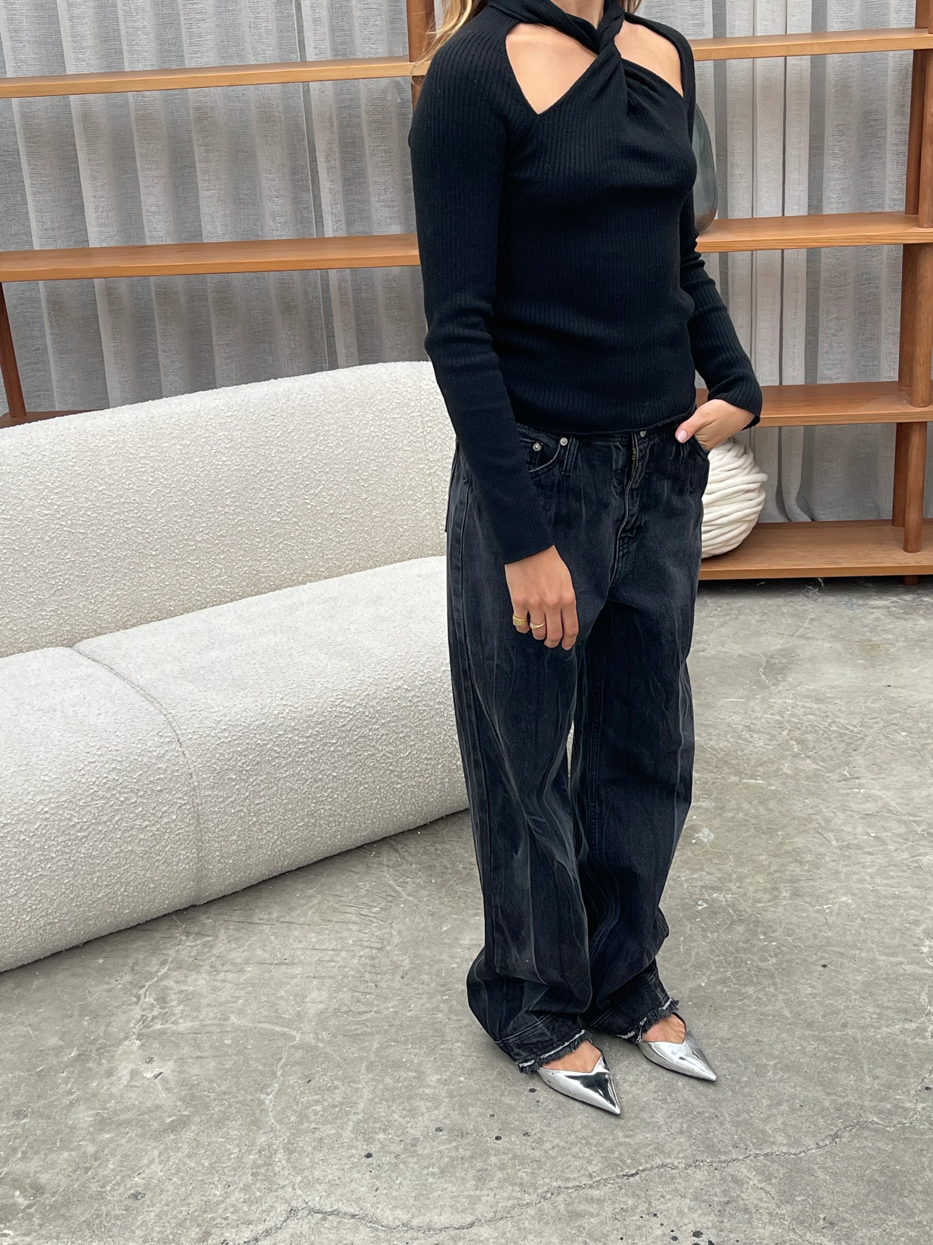 Low Rise Jeans Faded Black - Image 12