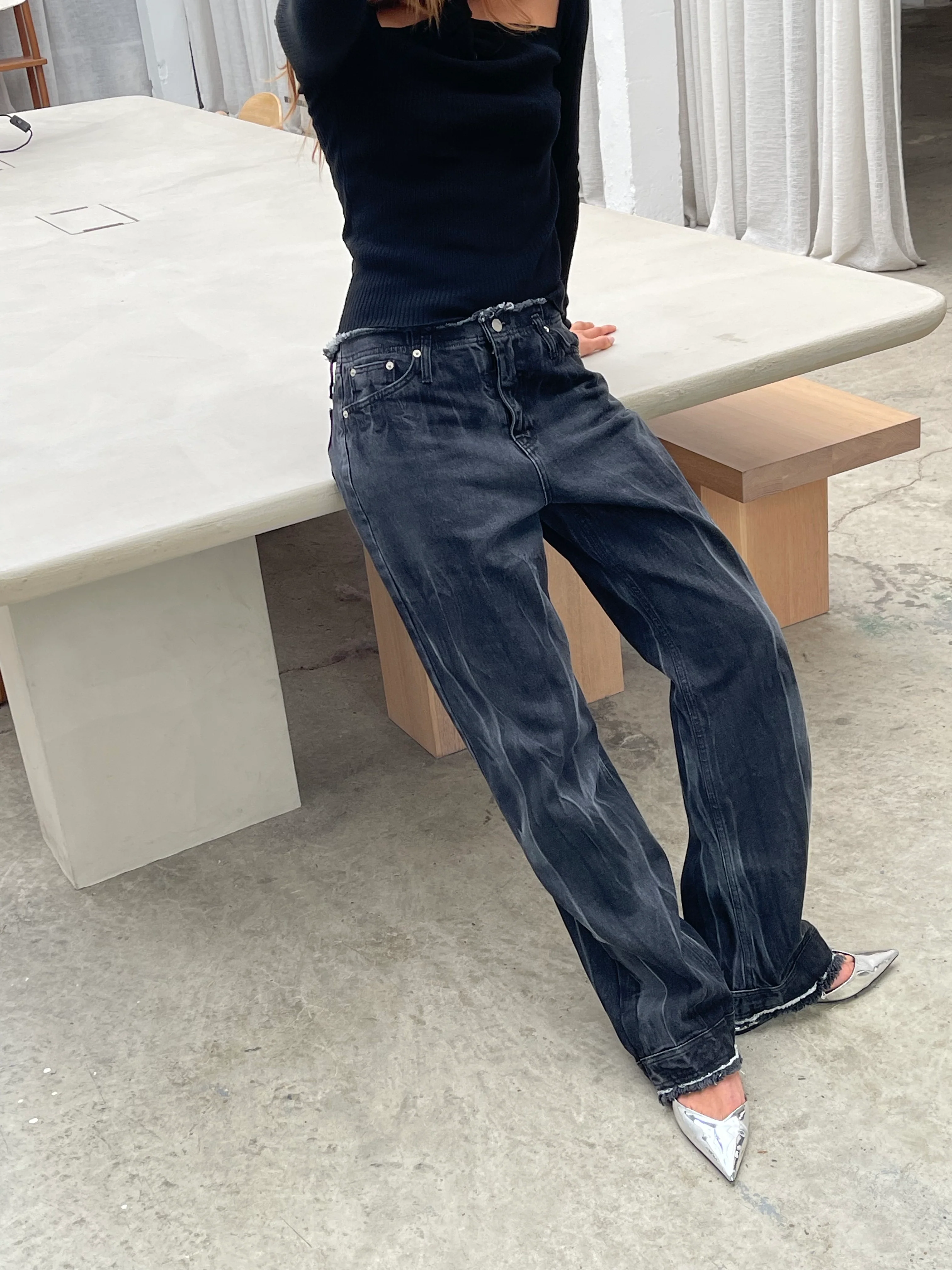 Low Rise Jeans Faded Black - Image 3