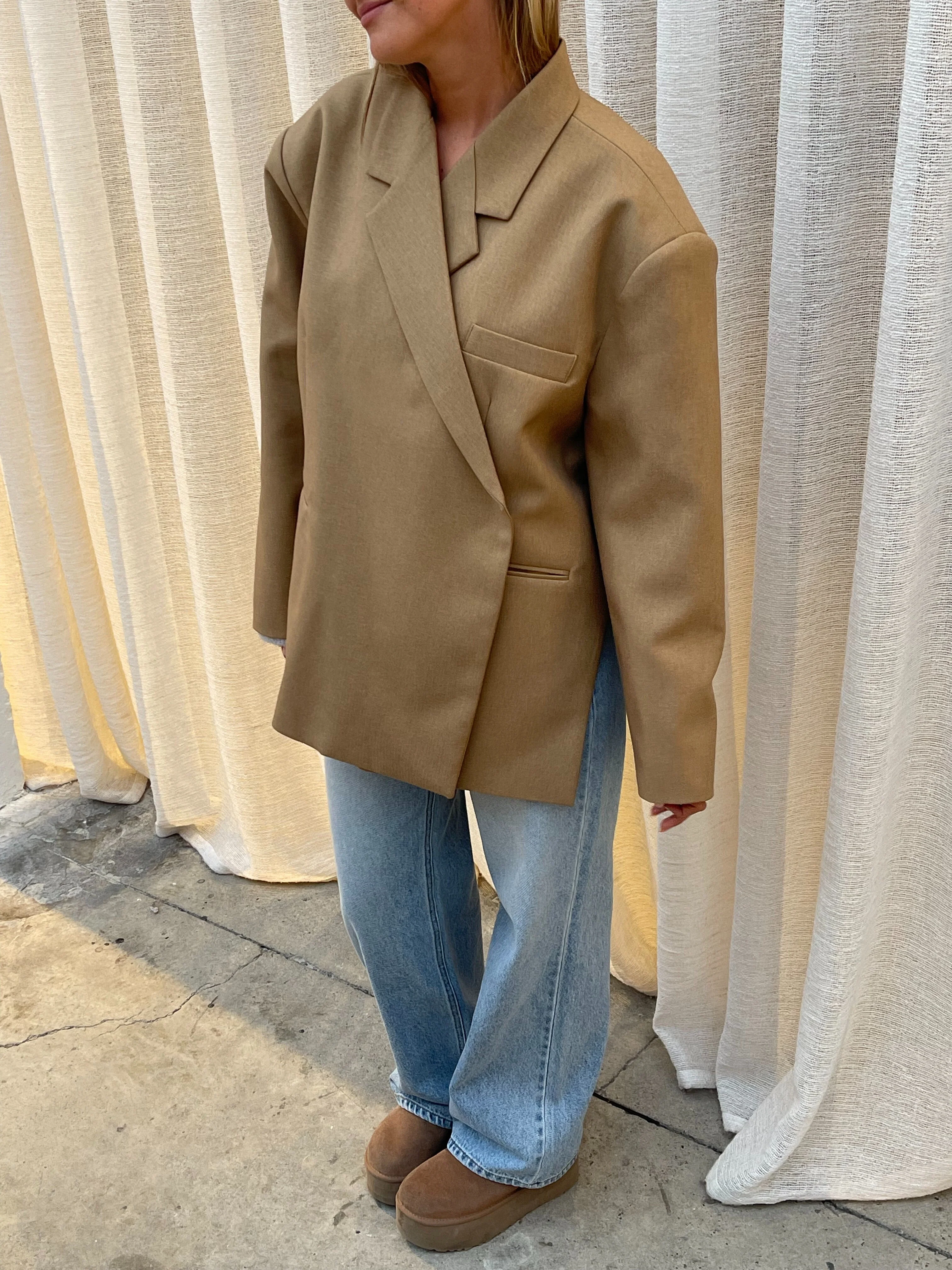 Oversized Side Slit Blazer Camel - Image 18