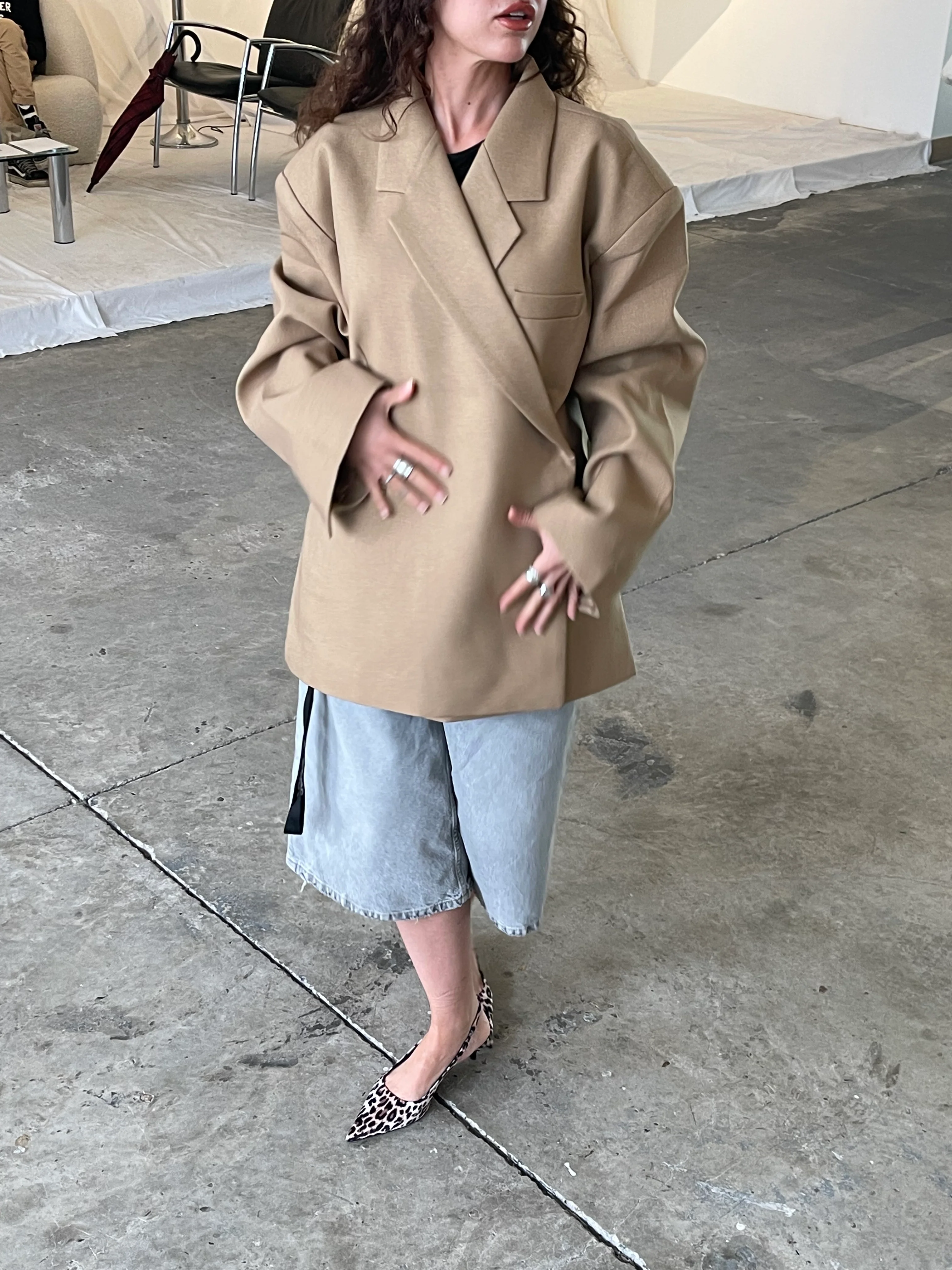 Oversized Side Slit Blazer Camel - Image 9
