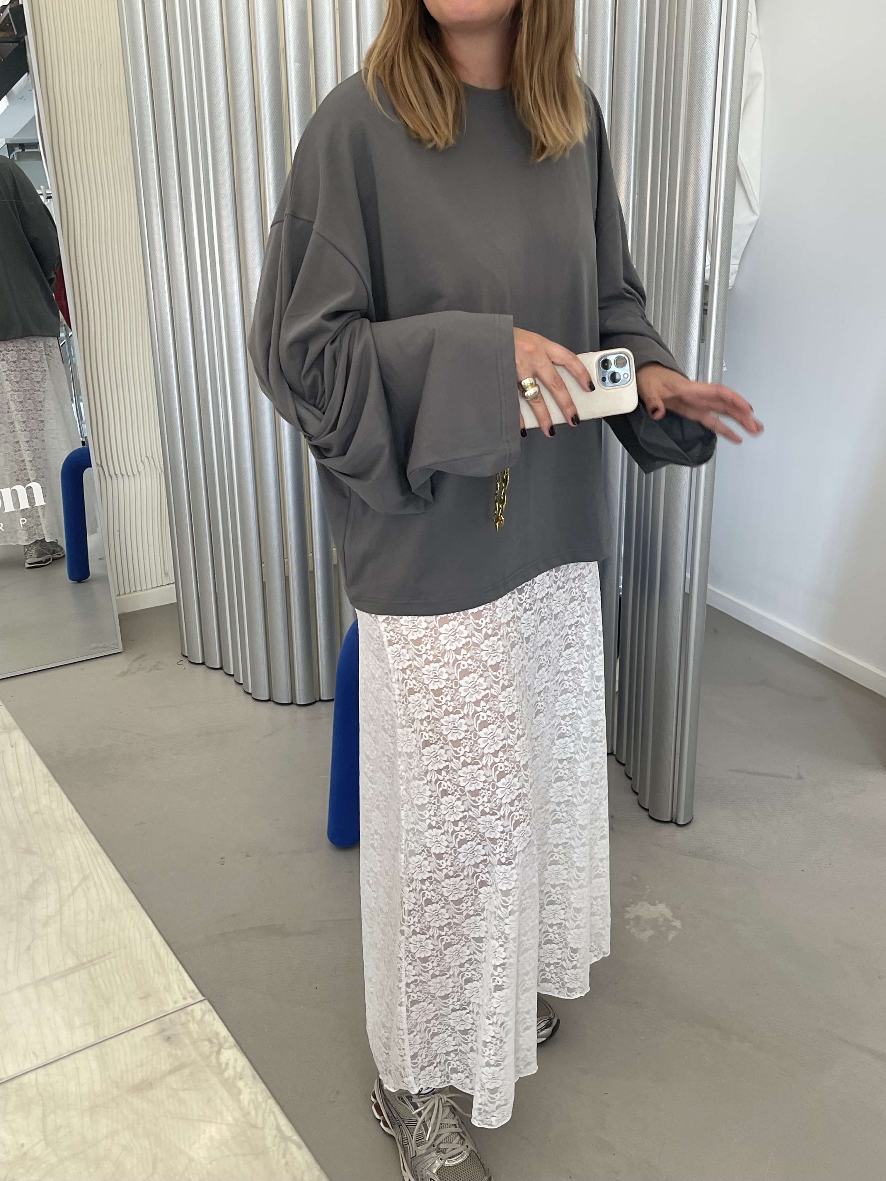 Oversized Twisted Longsleeve Charcoal - Image 4